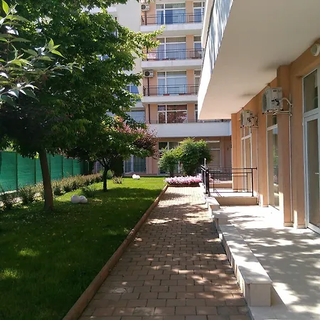 In Grand Kamelia * Napospart